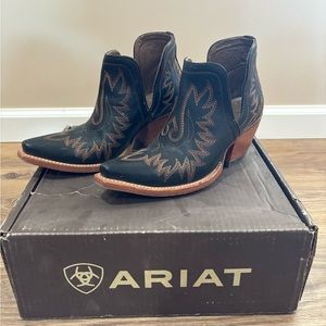 Ariat Dixon Booties🖤